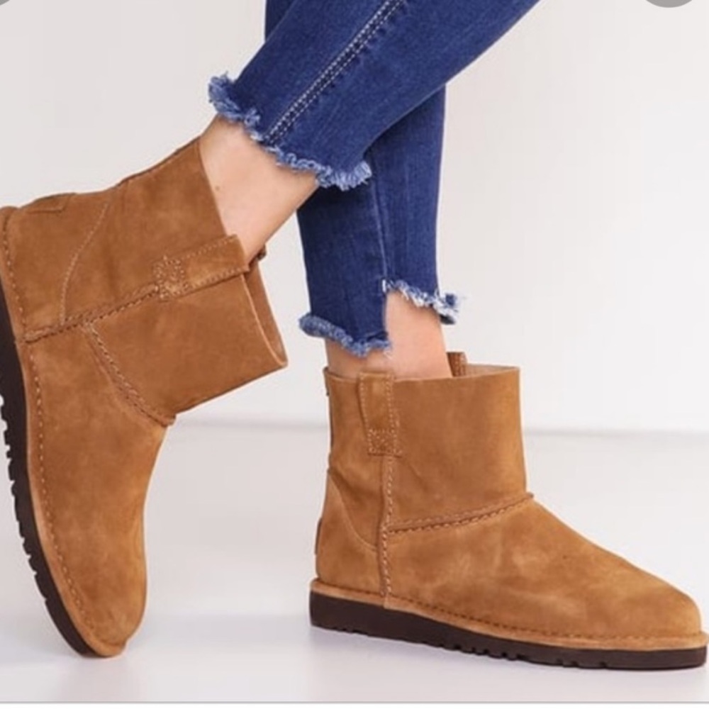 Ugh Classic Unlined Mini Boot in Chestnut